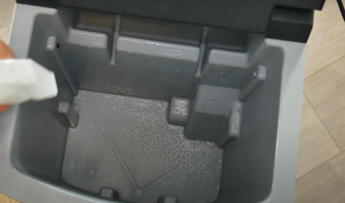 5 Steps to Clean a Frigidaire Ice Maker CleanerProfy